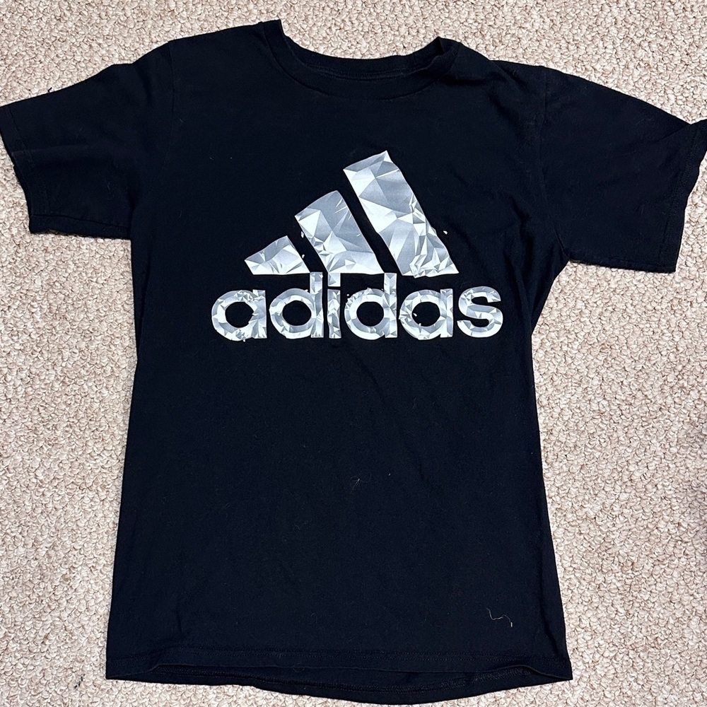 Like New Adidas Mens Short Sleeve Go-To Tee Geometrical Logo Graphic Tee